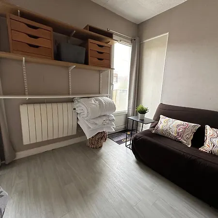 In Residential Area Apartmán Stains