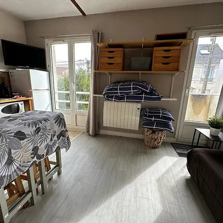 In Residential Area Lägenhet