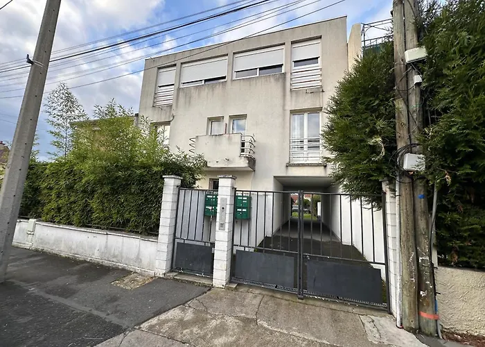 In Residential Area Apartament Stains